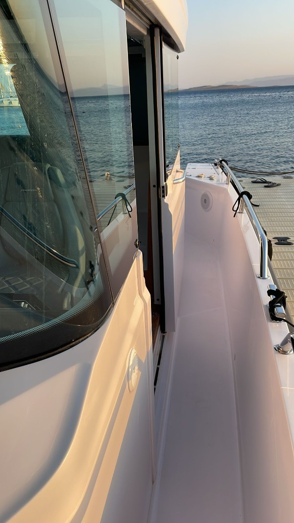 20 AXOPAR 28 CABIN