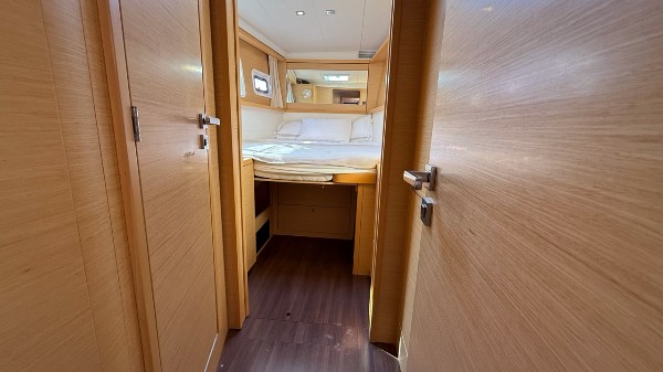 2011 LAGOON 450 F OWNER’S VERSION