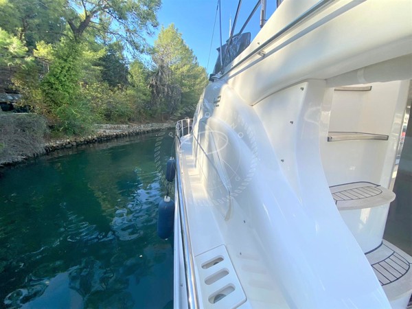 2009 AZIMUT 42