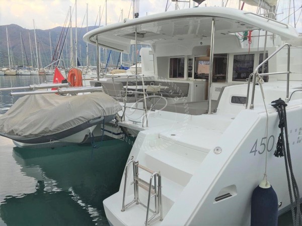2016 LAGOON 450 F 