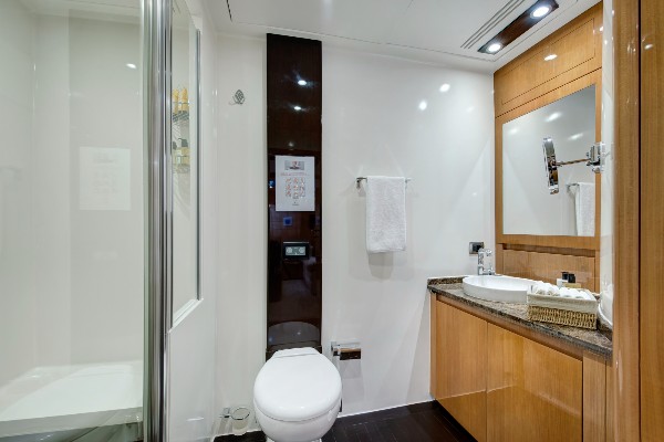 2009/2022 MOTOR YACHT 35M 