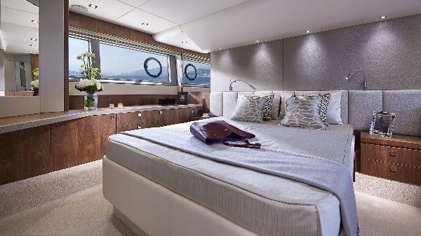 2018 SUNSEEKER MANHATTAN 52