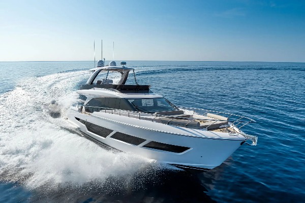2023 FERRETTI 670