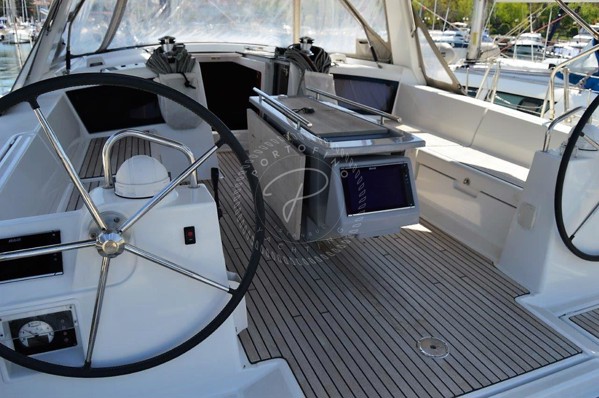 2015 BENETEAU OCEANIS 48