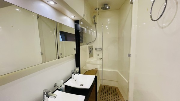 2011 PRESTIGE 60 FLY