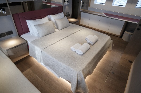 2025 DEEP YACHT 83 FLY