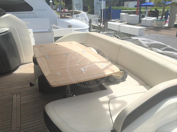 2015 PRINCESS 72S