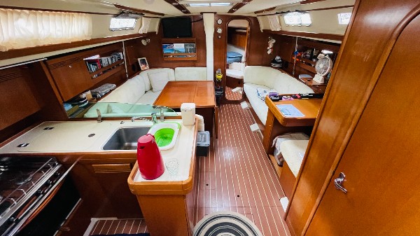 2005 DUFOUR 44
