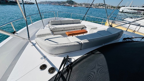 2025 AZIMUT MAGELLANO 60