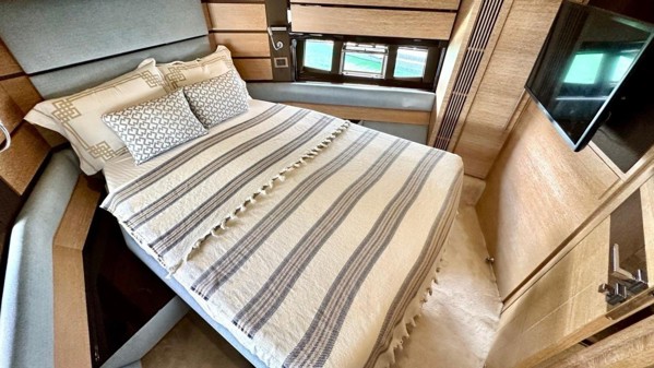 2009 AZIMUT 58