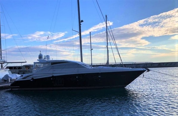 2011 PRINCESS V62