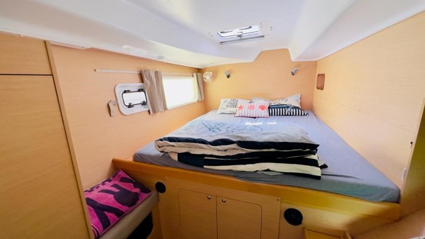 2016 LAGOON 380 OWNER'S CABIN