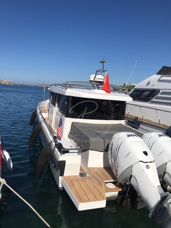 2016 AXOPAR 37 AC