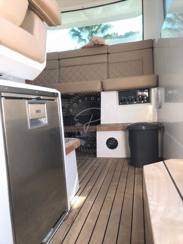 2016 AXOPAR 37 AC