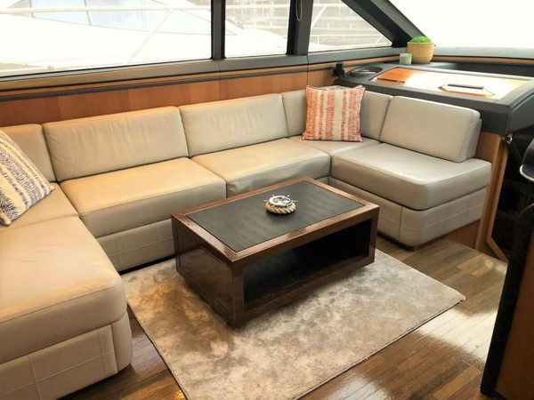 2011 PRINCESS V62