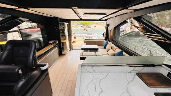 2019 AZIMUT S7