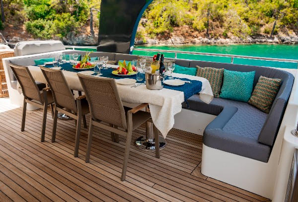 2023 CUSTOM TRAWLER 22 M
