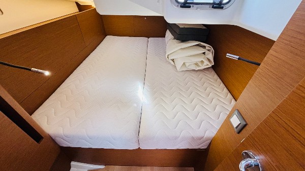 2023 JEANNEAU SUN ODYSSEY 440