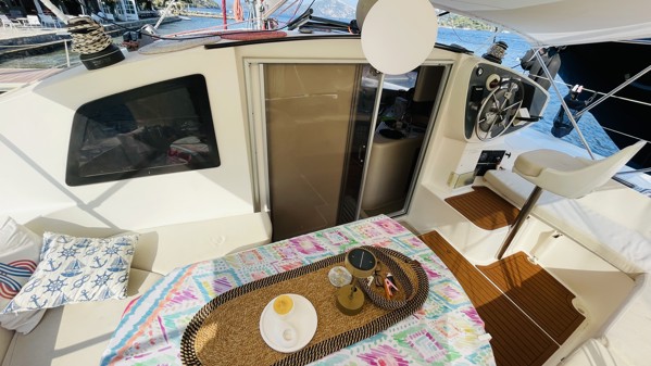 2005 FOUNTAINE PAJOT ATHENA 38