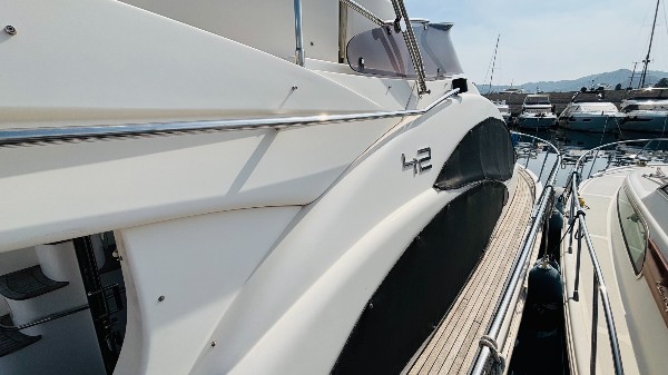 2009 AZIMUT 42 FLY