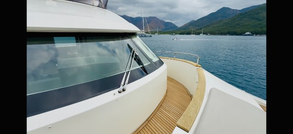 2020 MONTE CARLO YACHTS MCY 80