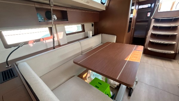 2022 BENETEAU OCEANIS 51.1
