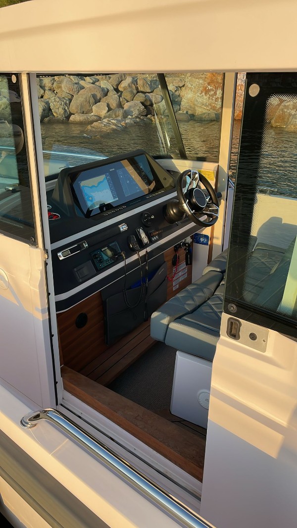 20 AXOPAR 28 CABIN
