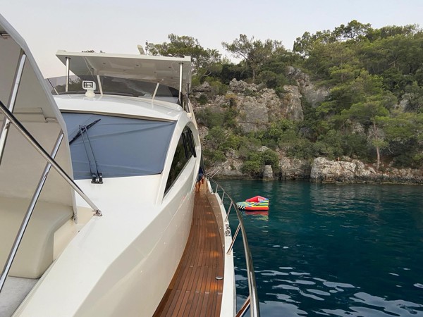 2010/2021 NUMARINE 78 FLY