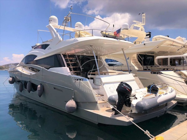 2015 NUMARINE 70 FLY