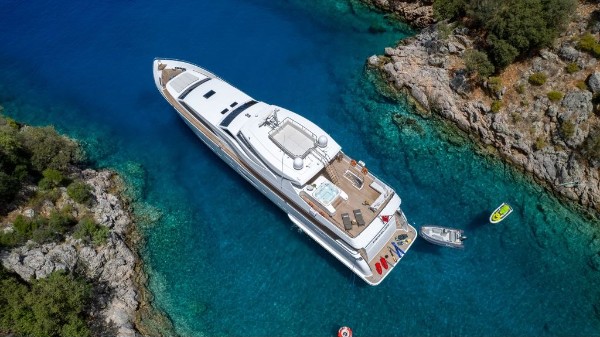 2009/2024 MOTOR YACHT 38 M 