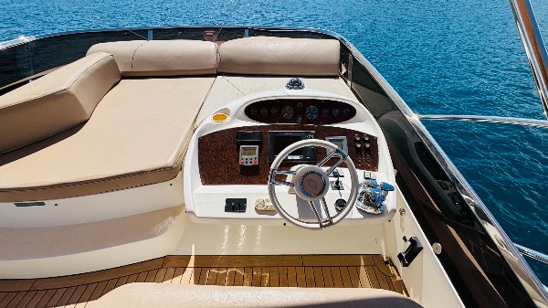 2001 SUNSEEKER MANHATTAN 64