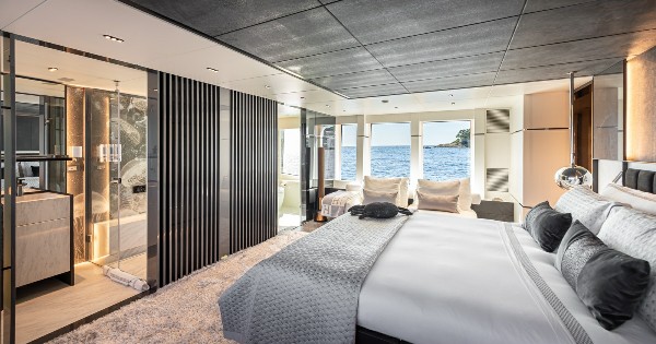 2024 MOTOR YACHT 37 M