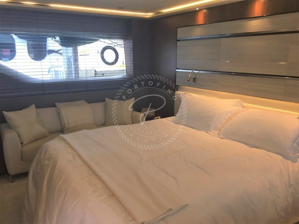 2015 PRINCESS 72S