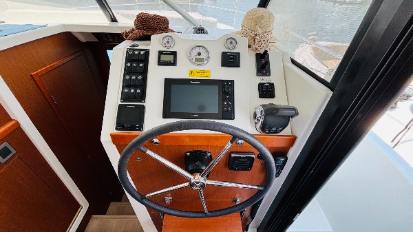 2018 BENETEAU SWIFT TRAWLER 30
