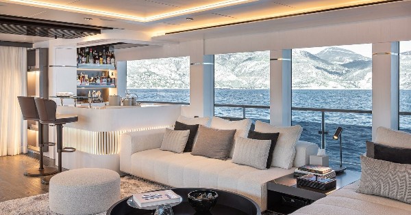 2024 MOTOR YACHT 37 M