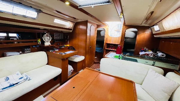 2005 DUFOUR 44