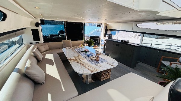 2004 SUNSEEKER PREDATOR 82