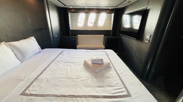 2004 SUNSEEKER PREDATOR 82