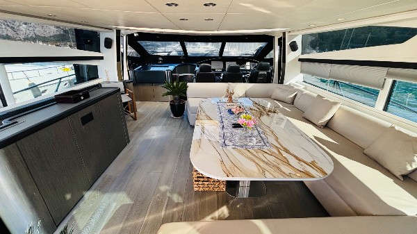 2004 SUNSEEKER PREDATOR 82