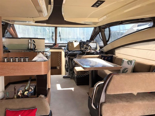 2010 AZIMUT 53 FLY