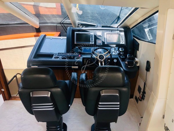 2011 SUNSEEKER MANHATTAN 63