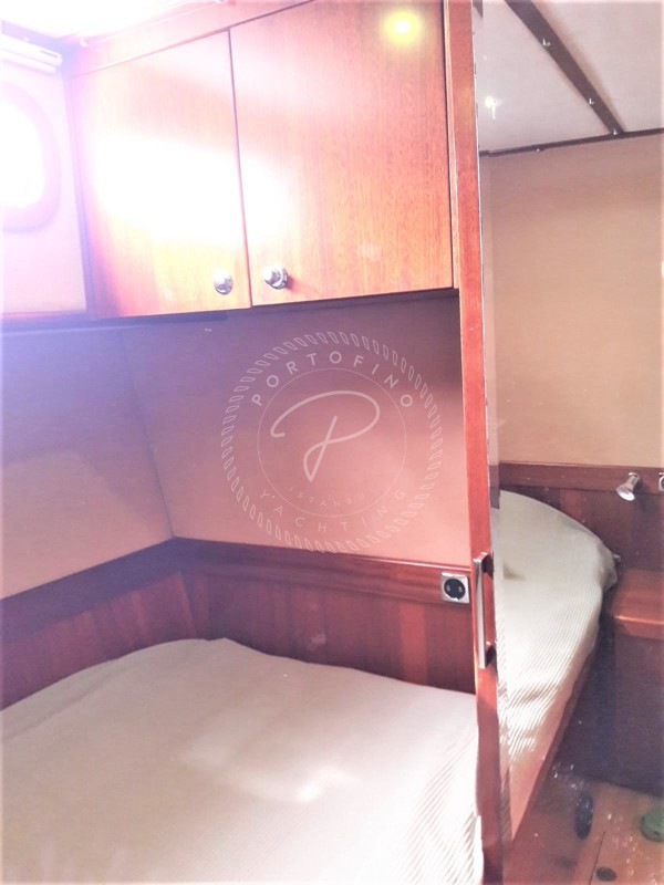 2009 LARUS 42 FLY