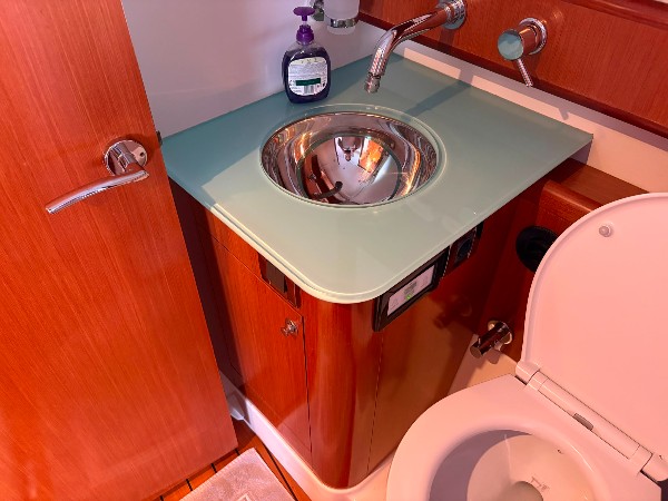 2011 BENETEAU SWIFT TRAWLER 52