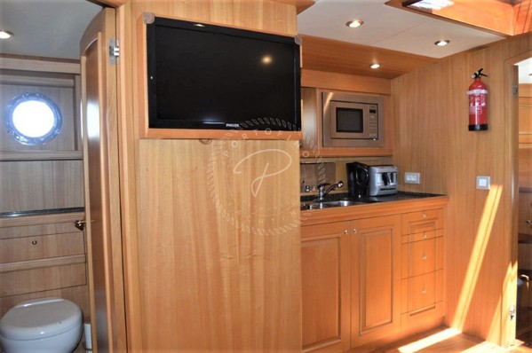 2011 CLASSIC CRUISER 37