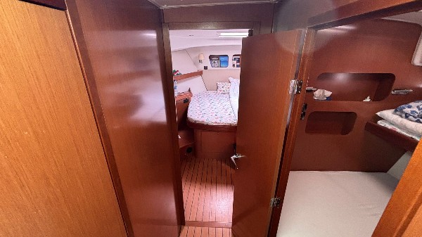 2009 BENETEAU SWIFT TRAWLER 42
