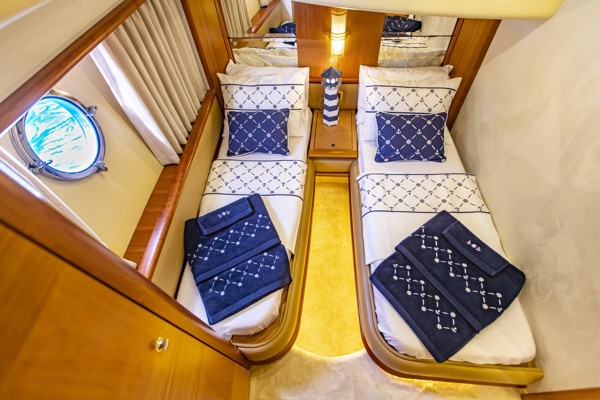 2011 AZIMUT 62 FLY VIP