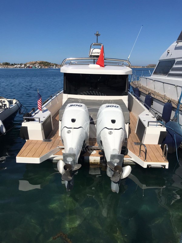 2016 AXOPAR 37 AC