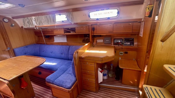 2008 BAVARIA 38 CRUISER