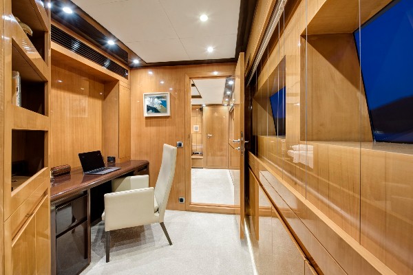 2009/2022 MOTOR YACHT 35M 