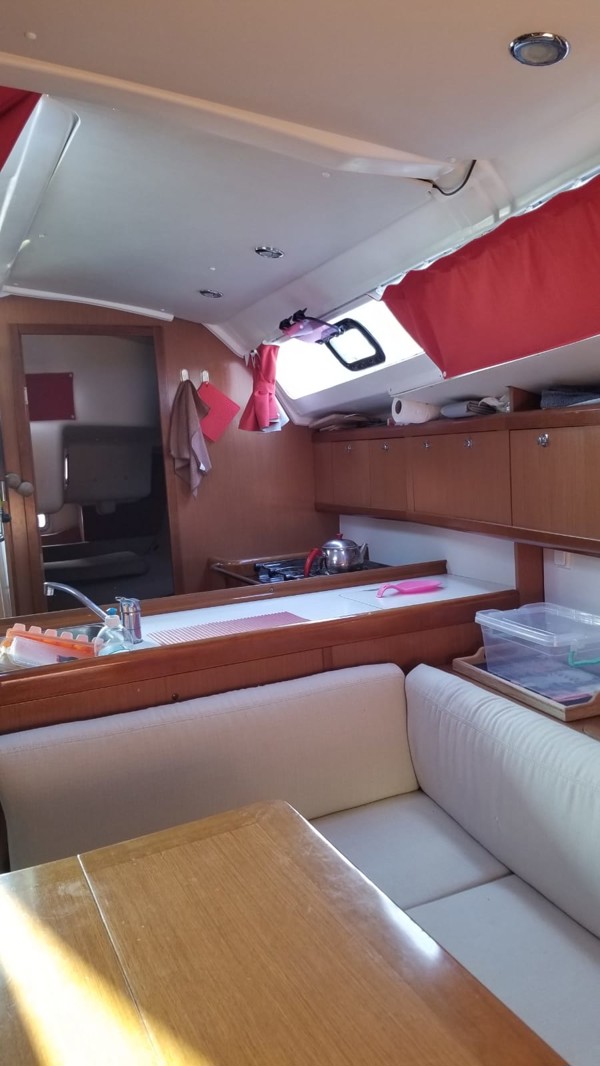 2008 BENETEAU OCEANIS 37